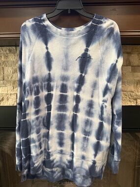 PINK Victoria's Secret Navy & White Tie-Dye Crewneck Sweater